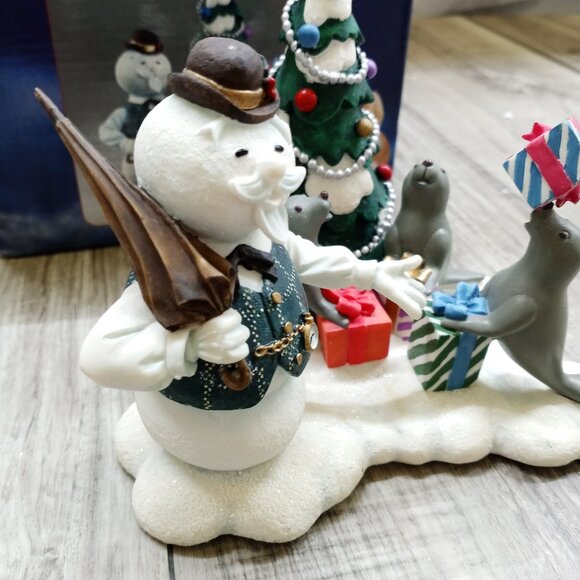 Rudolph Island of Misfits Enesco Deluxe Figure "Have a Holly Jolly Christmas" - Picture 7 of 9